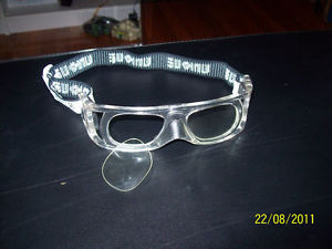 Lens or lensless eye protection racquetball goggles