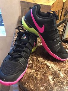 Women's Nike Tennis Shoes Size 9