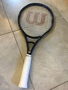 Wilson STING 110 Tennis Racquet 7.0 si grip 4 1/2 Good Condition