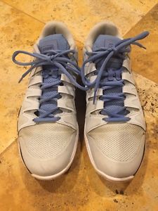 Woman Nike Tennis Shoe 9.5 Light Blue