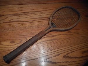 ANTIQUE A.G. SPALDING "GREENWOOD" WOOD TENNIS RACKET FROM EARLY 1900'S