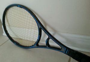 Wilson Sting 2 Midsize Graphite Tennis Racket - 4 3/8 Grip