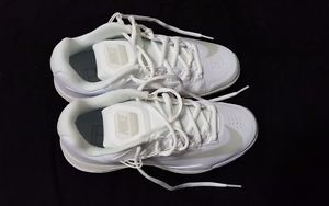 Nike Lunar Ballistec 1.5 Women's tennis court shoes size 9.5 White/ Bone