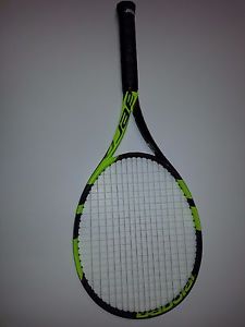 Babolat Pure Aero tour 4 3/8  (slightly used) Strung with Natual gut/Poly