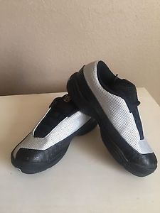 Wilson Fli-by Juniors Tennis Shoes Size 4