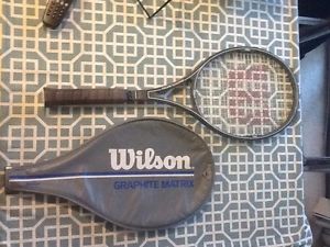Vintage Wilson Graphite Matrix Midsize Tennis Racquet w/4 1/2" Grip & Head Cover