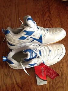Kumpoo Badminton Shoes (9.5 Mens)