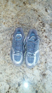 Adidas Women's Tennis Shoe Climacool Gray 7.5 New