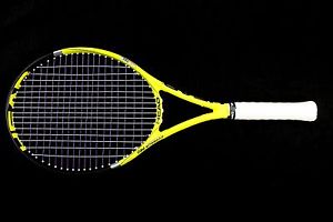 HEAD Extreme Pro Mid Plus 16M X 19X Tennis Racquet Grip 4 1/2 in.