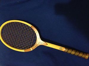 VINTAGE TAD DAVIS HI-POINT WOOD TENNIS RACQUET