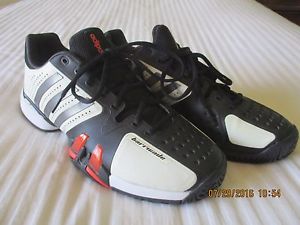 Mens Adidas Barricade 7.0 model Court Shoes 11.5 Worn once!