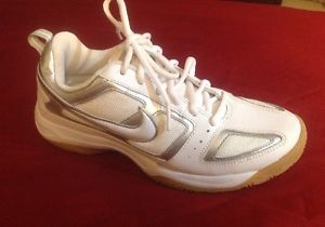 NIKE Multicourt 7 Shoes - Women's - Size 5 - White/Silver/Grey