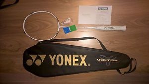 New genuine Yonex Voltric-70 Etune Badminton Racket (3UG5)