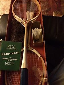 Vintage  Badminton Set by Sportcraft In Original Box (4) Racket 1 feather birdie