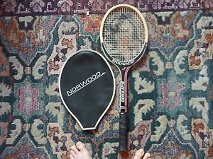 VINTAGE SNAUWAERT VITAS GERULAITIS WOOD TENNIS RACQUET
