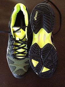 Asics men's Gel-Solution Speed 2 sneaker size 6 1/2- New!