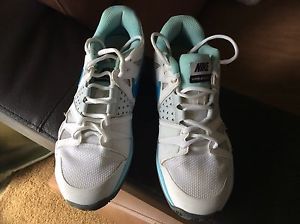 Nike Air Vapor Advantage Womens Tennis Court Shoes Size 7 Arctic Blue White