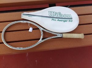 WILSON PRO AVENGER 93 Tennis Racquet