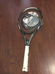 DUNLOP BIOMIMETIC 700 TENNIS RACQUET ,GRIP 4 3/8  - NEW