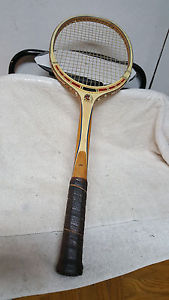 Vintage TAD Davis Classic Wood Tennis Racket  /  VERY GOOD CONDITION !!!