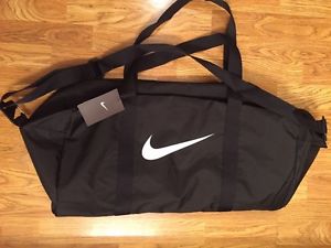 New with Tag Nike Duffle Bag, Black /White color