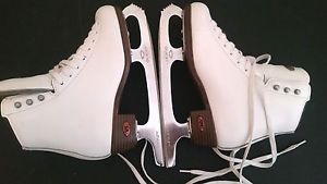 Riedel Youth Ice Skates Onyx with Quest Blades - Size 2 1/2 White