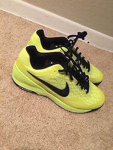 Nike Zoom Cage 2
