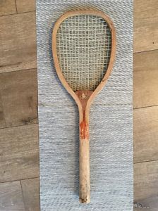 ANTIQUE SPALDING & BROS "THE FAVORITE" WOOD TENNIS RACQUET  c. 1900