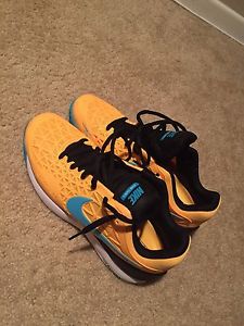 Nike Zoom Cage 2