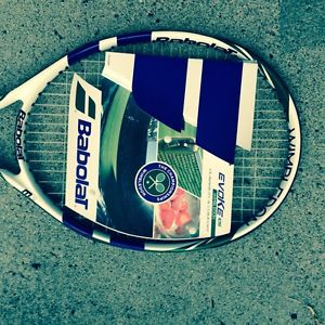 Babolat Evoke 105 Wimbledon 1/4 grip, strung