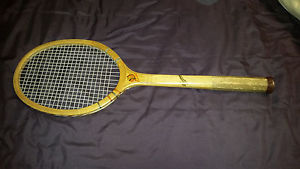VINTAGE ANTIQUE 1940s N.J. MAGNAN  WOODEN TENNIS RACKET W/ INTACT ILLINI DECAL
