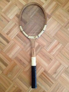 Raqueta de madera años 70