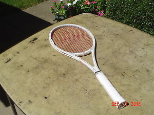 Wilson Midsize Graphite/Ceramic Compsite Tennis Racquet 4 3/8 w Pro Overwrap