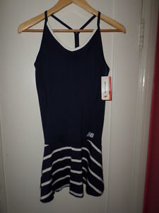 NEW BALANCE Built In Bra Mesh BACK TOURNAMENT DRESS TENNIS sz MEDIUM NAVY WHITE