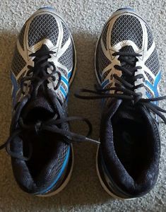 Mens Asics tennis shoes size 9