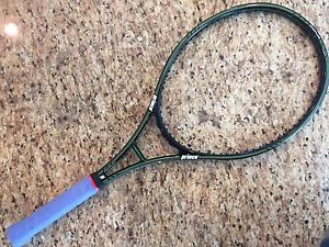 PRINCE CLASSIC GRAPHITE 100 MIDPLUS RACQUET (4 3/8)