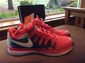 NIKE ZOOM VAPOR 9.5 TOUR  (Men size 10.5)