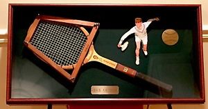 VINTAGE JACK KRAMER 1968 HOF TENNIS RACKET WOOD SHADOW BOX DISPLAY