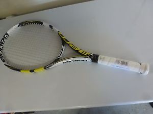 BABOLAT AERO PRO LITE RACQUET (4 1/4) STRING TENSION 54 LBS