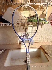 tennis raquet