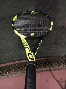 BABOLAT PURE AERO DRIVE TENNIS RACQUET W/SKIN FEEL GRIP & GT TECH - 4 1/4 GRIP