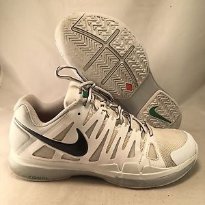 Nike Zoom Vapor 9 Tour Tennis - 488000-101 - White Silver - Women's size 9 -Good