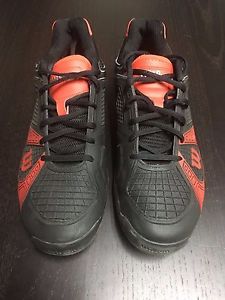 Wilson mens tennis shoes size 9