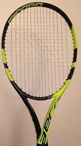 Babolat Pure Aero 4 1/2 grip with extra pair of replacement grommets.