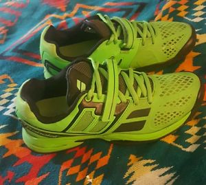 Babolat men's shoes, NEW, bright green Propulse BPM- Size 5 US/ euro 37