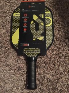 Onix Z5 Pickleball Paddle "new" White 8.1oz