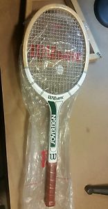 WILSON SOVEREIGN WOODEN TENNIS RACQUET WITH WOODEN PRESS, 4 1/4" GRIP T-3129