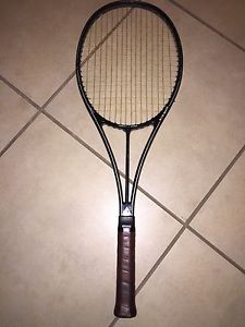 le coq sportif Roscoe Tanner concept 3 mid-size tennis racket