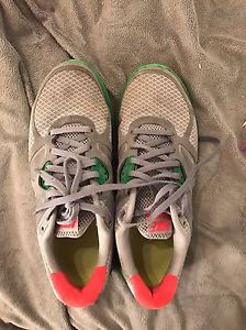 Nike Tennis Shoes