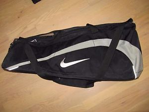 Large Black Nike Tennis + Duffle Bag Dual Zip Tops Holds 2 Rackets + your stuff